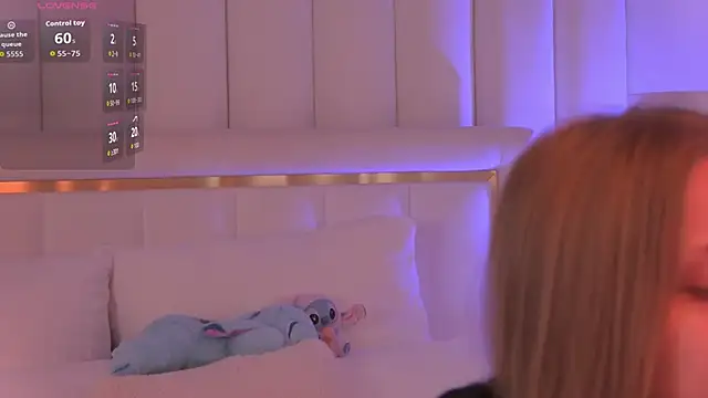 Snapshot of DorisHell chatting on 28, 9, 2025 DorisHell online show from 28, 9, 2025