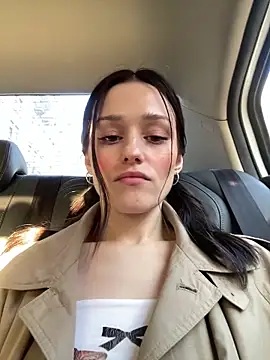 Mia Mia M online show from 18, 4, 2026