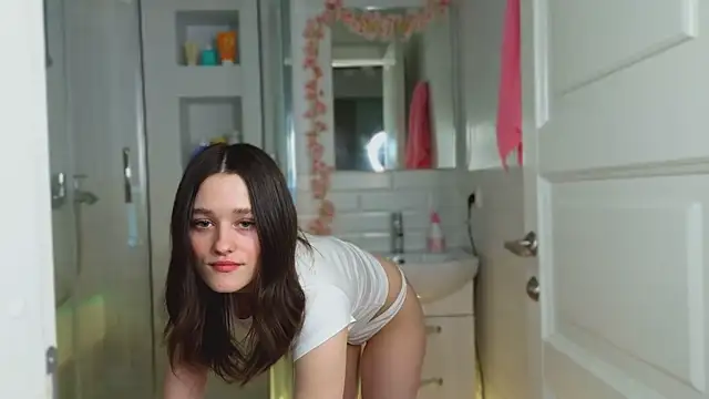 Mia Mia M online show from 26, 2, 2025