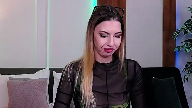 SkylerSpark online show from 25, 9, 2025