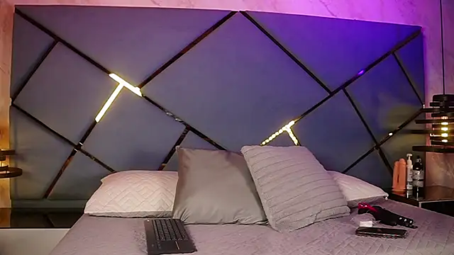 Snapshot of giorgia_13 chatting on 23, 11, 2025 giorgia 13 online show from 23, 11, 2025