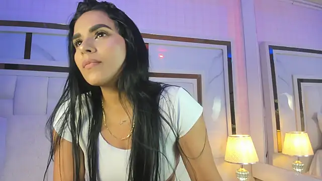 Snapshot of giorgia_13 chatting on 13, 3, 2025 giorgia 13 online show from 13, 3, 2025