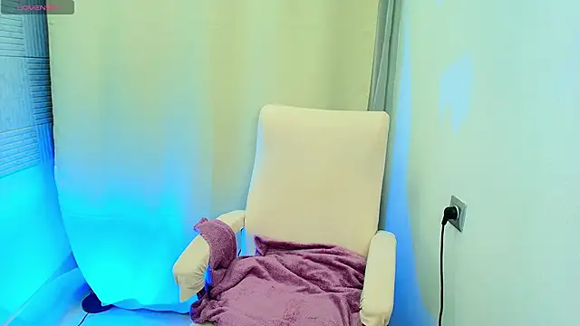 TrishaBerry online show from 23, 1, 2025