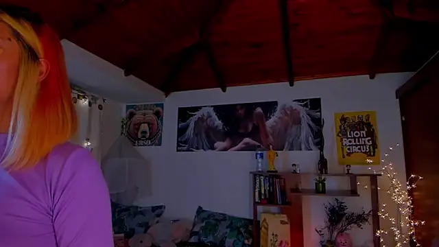 cuteweed420 online show from 16, 2, 2025