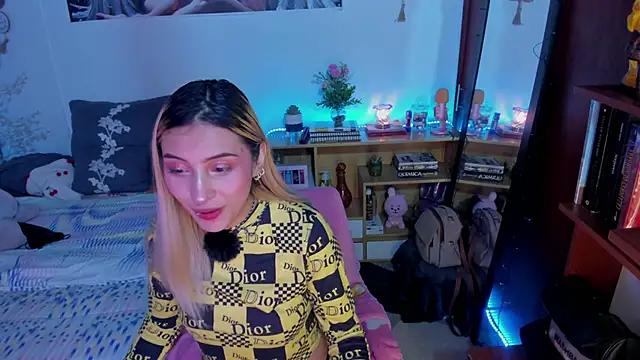 cuteweed420 online show from 10, 4, 2026