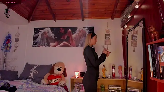 cuteweed420 online show from 17, 4, 2026