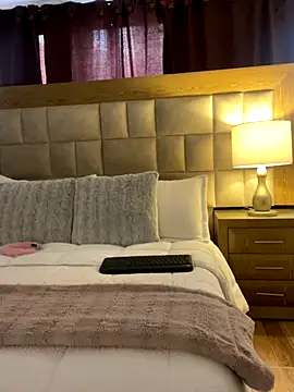 Snapshot of Sweet_and_caramel chatting on 4, 12, 2025 Sweet and caramel online show from 4, 12, 2025