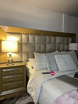 Snapshot of Sweet_and_caramel chatting on 2, 11, 2025 Sweet and caramel online show from 2, 11, 2025