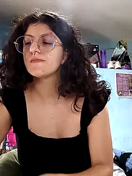 Snapshot of LoveElectra chatting on 7, 4, 2026 LoveElectra online show from 7, 4, 2026