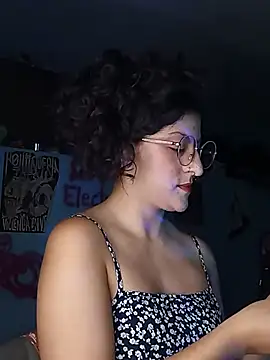 Snapshot of LoveElectra chatting on 8, 7, 2026 LoveElectra online show from 8, 7, 2026