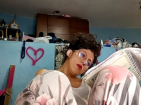 LoveElectra online show from 2, 10, 2025