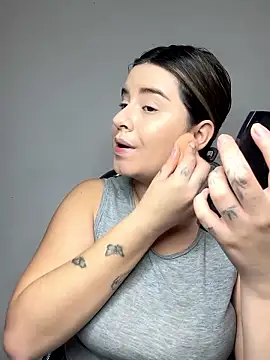 SaraBraun  online show from 12, 1, 2026