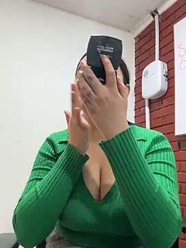 SaraBraun  online show from 16, 10, 2025