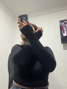 SaraBraun  online show from 17, 11, 2025