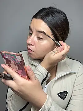 SaraBraun  online show from 10, 4, 2026