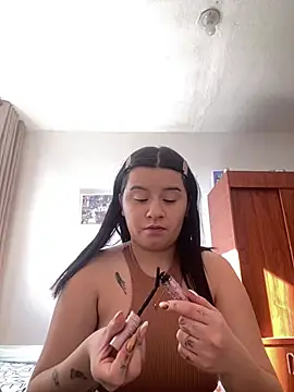 SaraBraun  online show from 21, 1, 2025