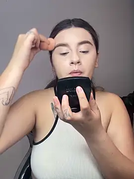 SaraBraun  online show from 17, 12, 2025