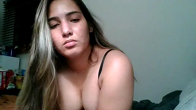 naughtynadia0502 online show from 8, 4, 2026