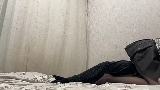 emo couple online show from 4, 3, 2025