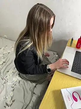 emo couple online show from 13, 12, 2024