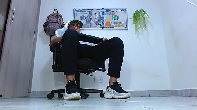 Snapshot of boss_of_cash chatting on 15, 6, 2026 boss of cash online show from 15, 6, 2026