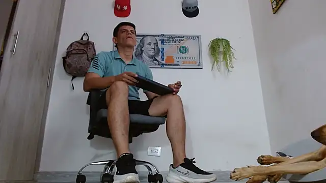 Snapshot of boss_of_cash chatting on 3, 6, 2026 boss of cash online show from 3, 6, 2026