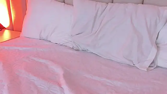 Michell Wallker online show from 27, 2, 2025