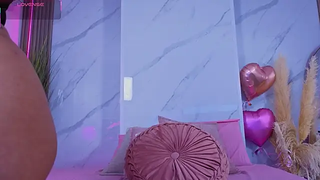 Chlooee   online show from 11, 11, 2025