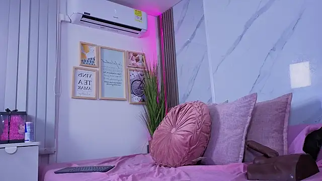 Chlooee   online show from 1, 4, 2026