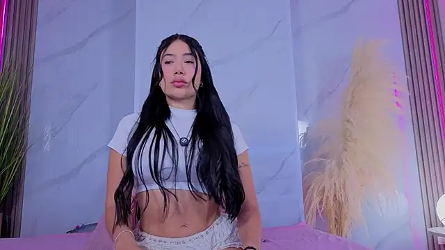 Chlooee   online show from 14, 4, 2026