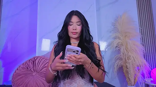 Chlooee   online show from 11, 5, 2026