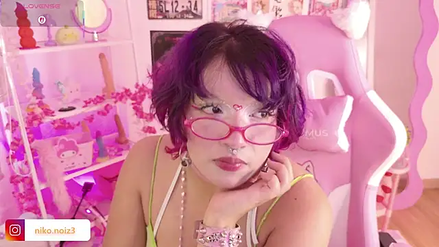 Snapshot of lady_noize chatting on 9, 6, 2026 lady noize online show from 9, 6, 2026