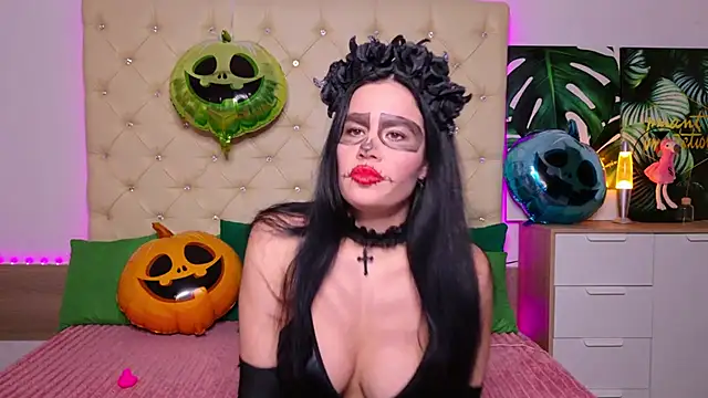 KattieSims online show from 30, 10, 2025