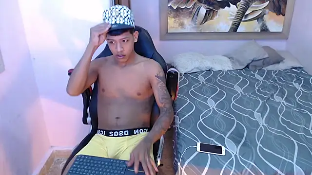 mr stiven  online show from 8, 3, 2025