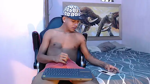 mr stiven  online show from 4, 3, 2025