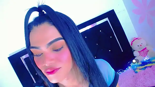 Theylor Rouse online show from 7, 11, 2025