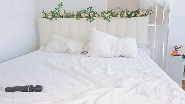 Akina starr online show from 8, 11, 2025