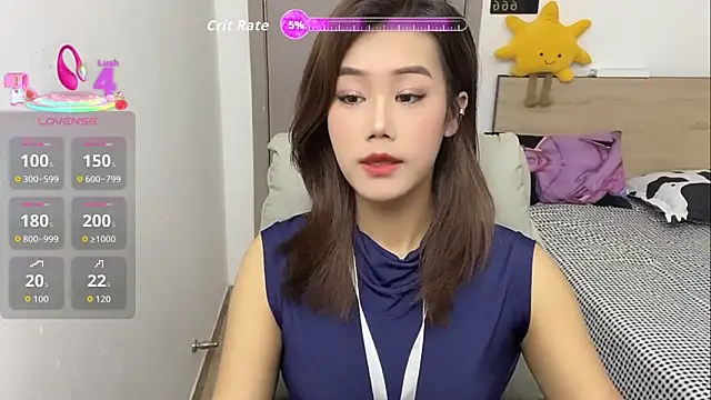 Snapshot of Bella-LL chatting on 28, 10, 2025 Bella-LL online show from 28, 10, 2025