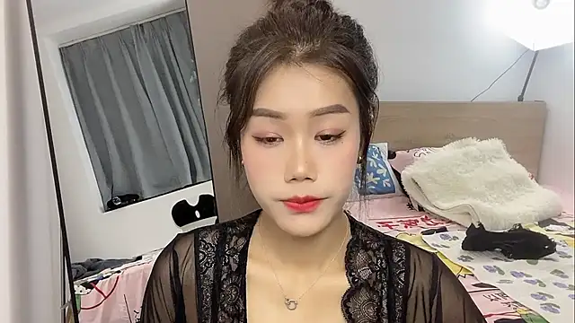 Snapshot of Bella-LL chatting on 5, 3, 2025 Bella-LL online show from 5, 3, 2025