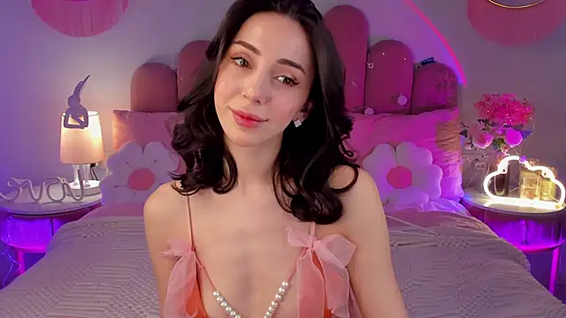 ElsaYoung online show from 4, 2, 2026