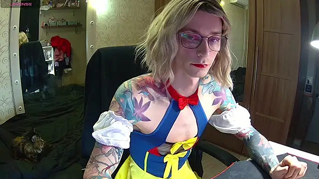 Julia dolls online show from 11, 3, 2025