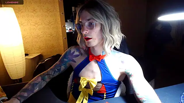 Julia dolls online show from 28, 11, 2025