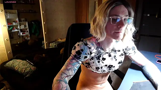 Snapshot of Julia_dolls chatting on 1, 5, 2026 Julia dolls online show from 1, 5, 2026