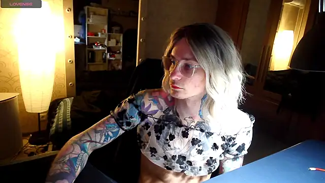Snapshot of Julia_dolls chatting on 5, 5, 2026 Julia dolls online show from 5, 5, 2026