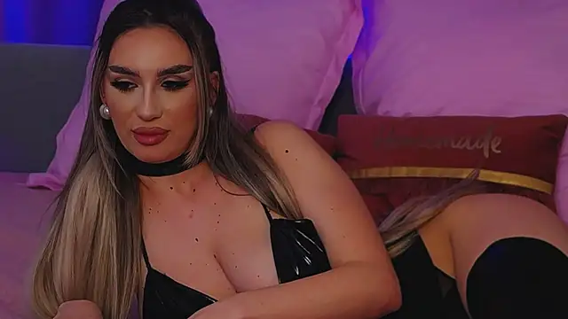 FelyJolie online show from 5, 3, 2025