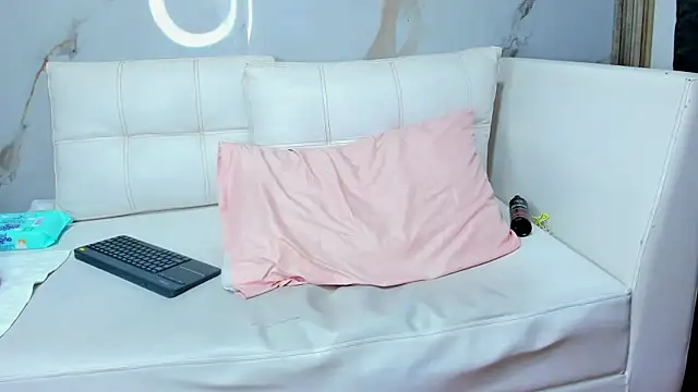 Milaspetite online show from 9, 3, 2025