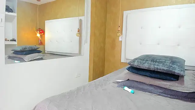 Milaspetite online show from 21, 4, 2026