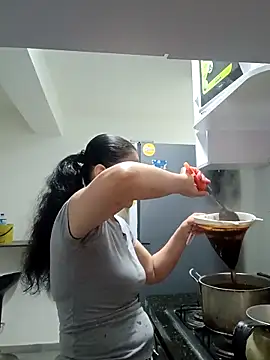 sasi luna online show from 19, 12, 2025