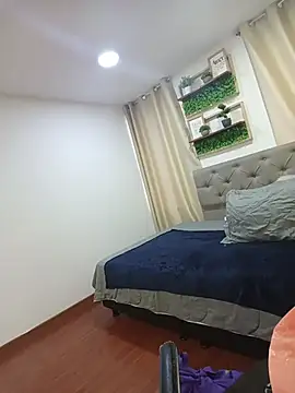 sasi luna online show from 15, 4, 2026