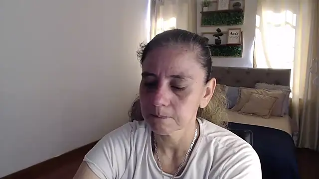sasi luna online show from 11, 6, 2026